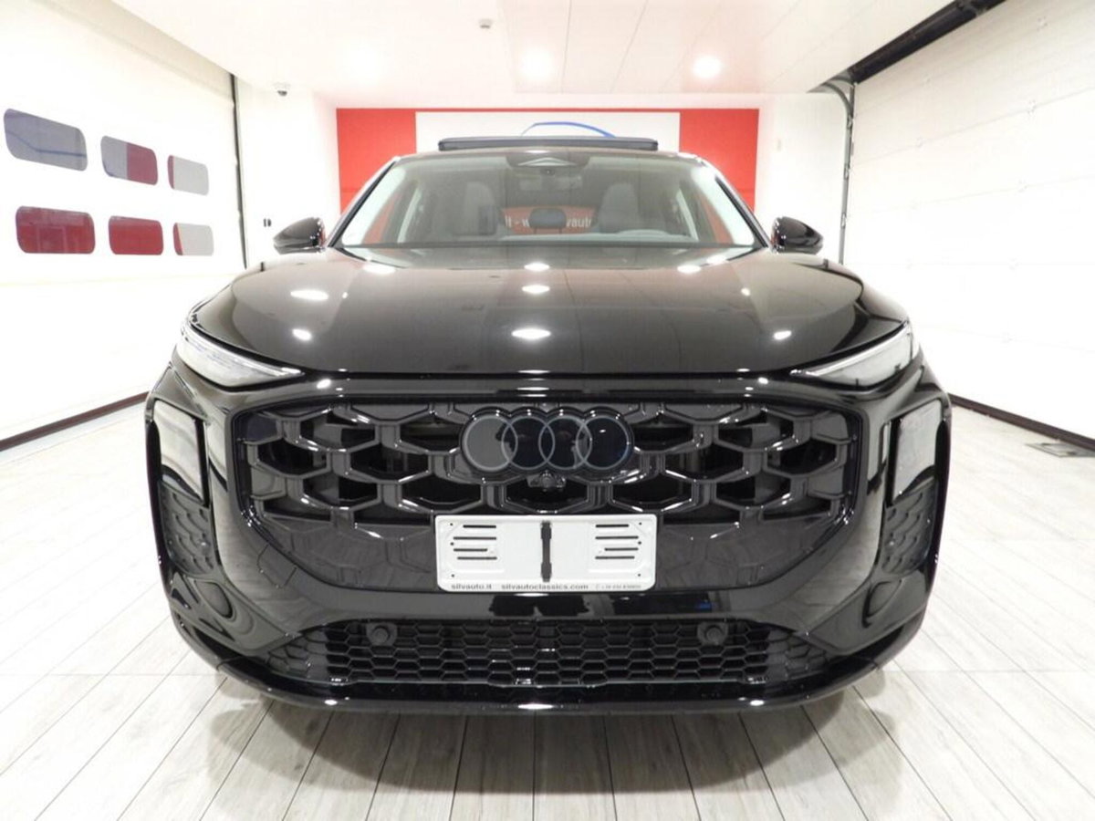 Audi Q3 35 TDI quattro S tronic Business (2)