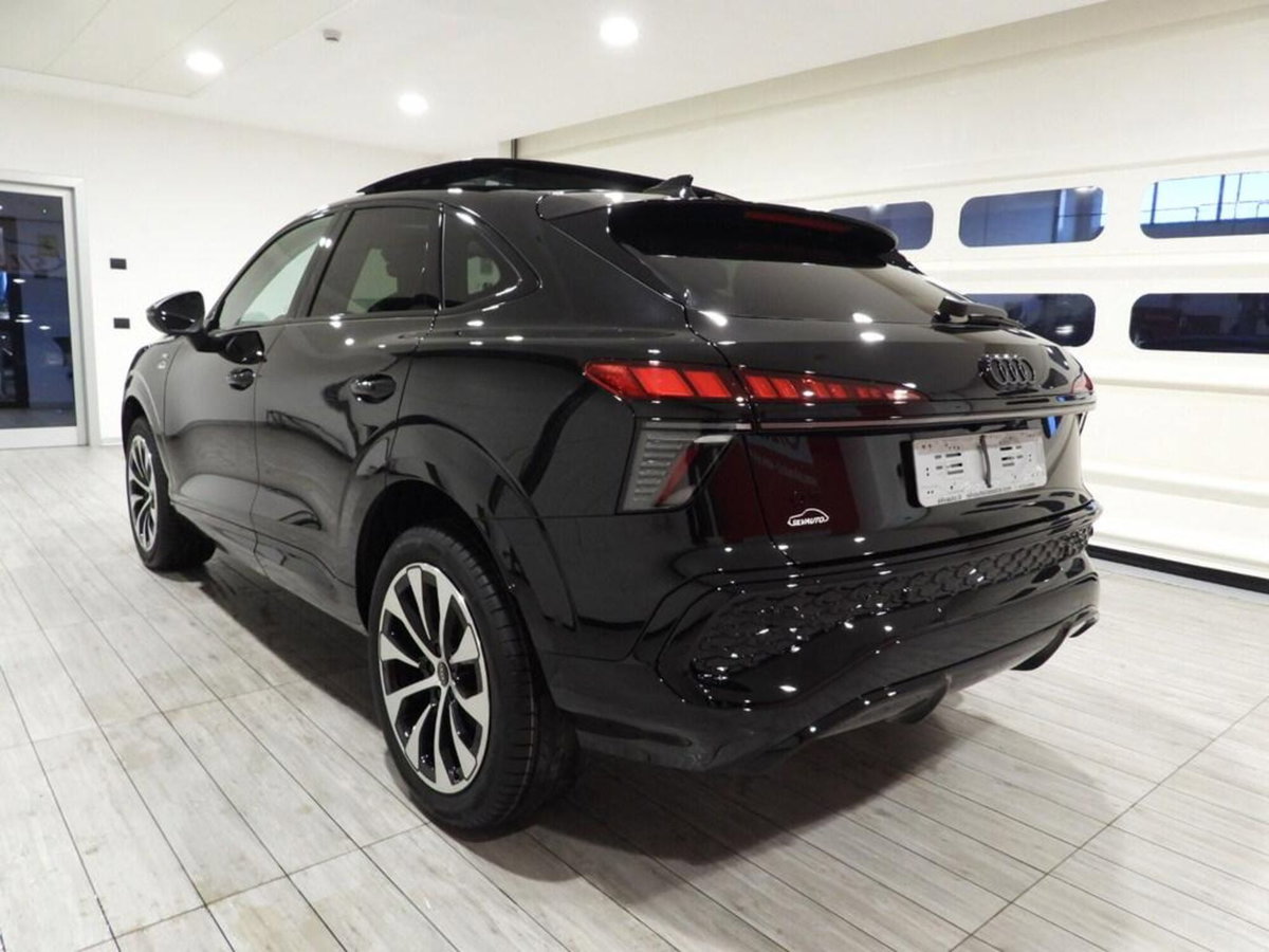 Audi Q3 35 TDI quattro S tronic Business (4)