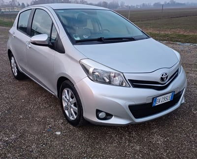 Toyota Yaris 1.3 5 porte Lounge  usata