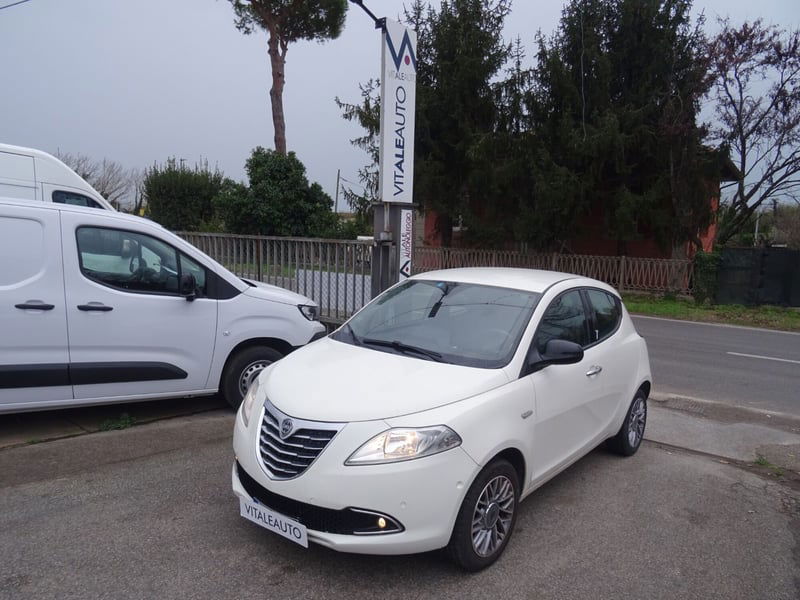 Lancia Ypsilon 0.9 TwinAir 85 CV 5 porte S&S Platinum