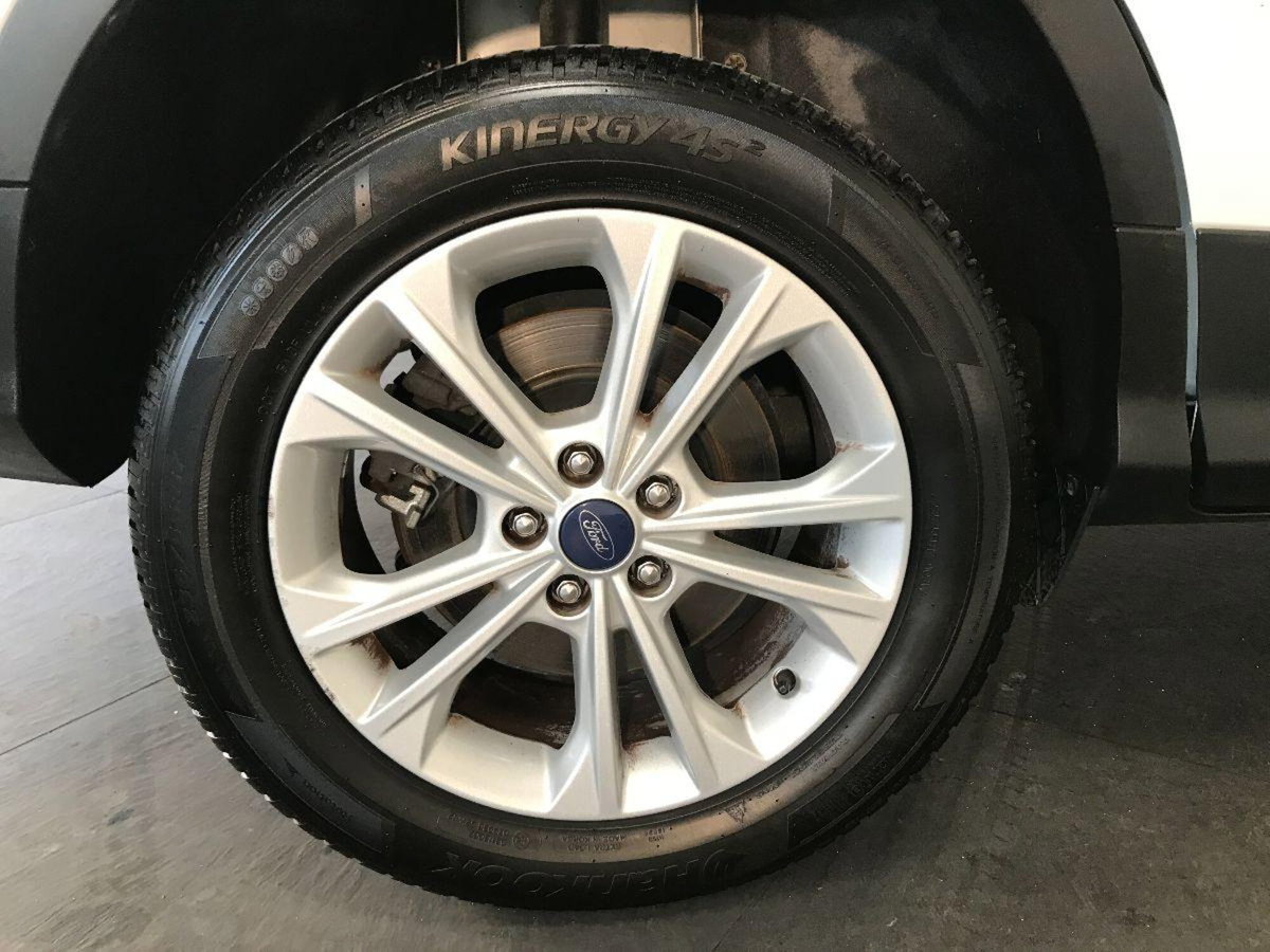 Ford Kuga 1.5 TDCI 120 CV S&S 2WD Titanium (19)