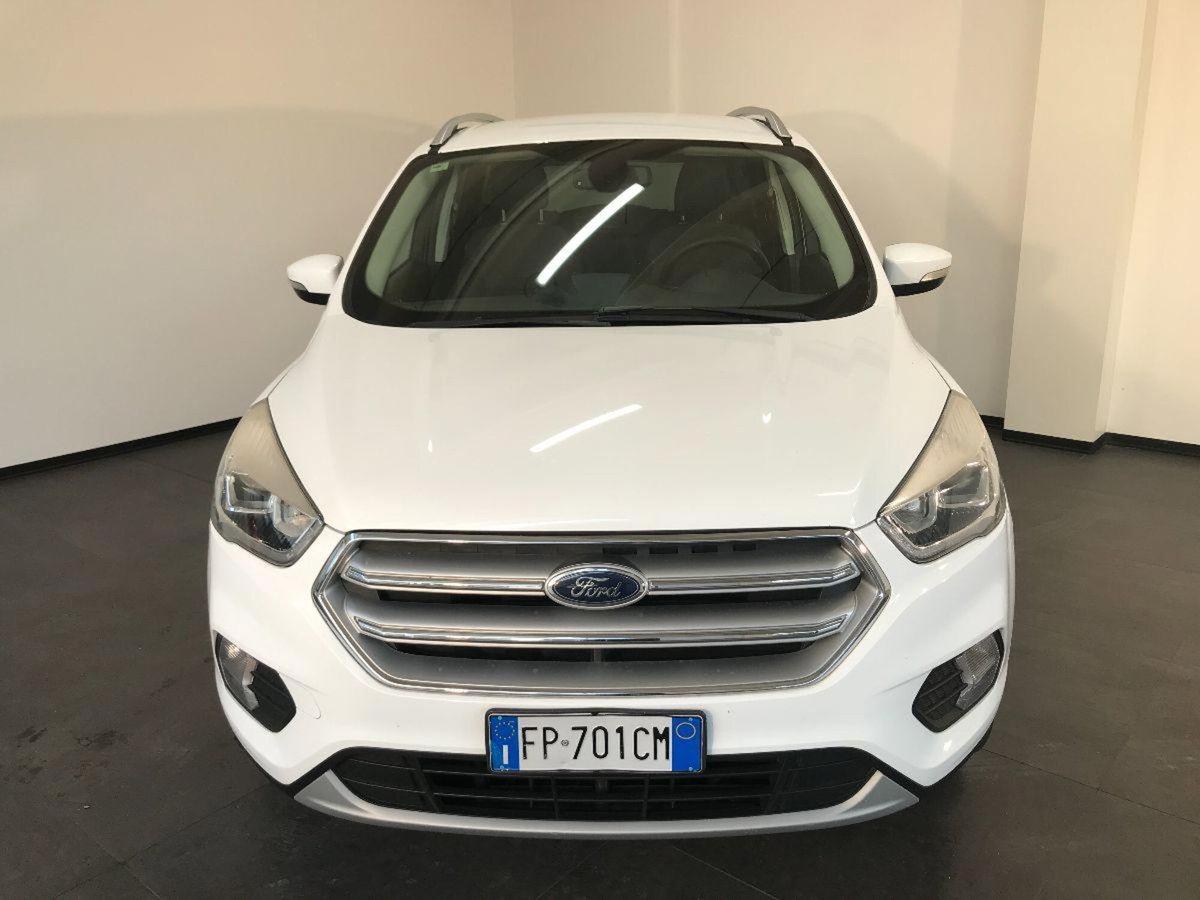 Ford Kuga 1.5 TDCI 120 CV S&S 2WD Titanium (2)