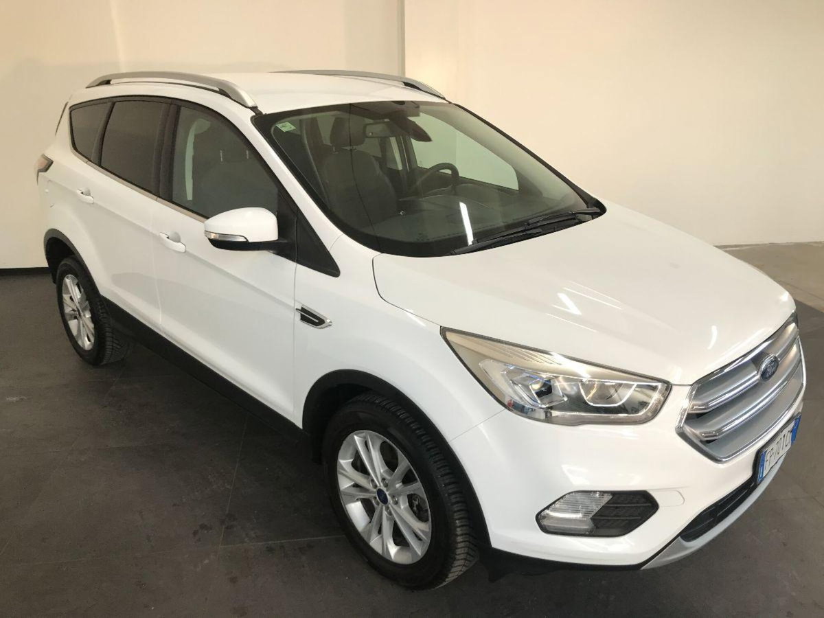 Ford Kuga 1.5 TDCI 120 CV S&S 2WD Titanium (3)