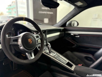 Porsche 911 Coupé 3.8 GT3 (14)