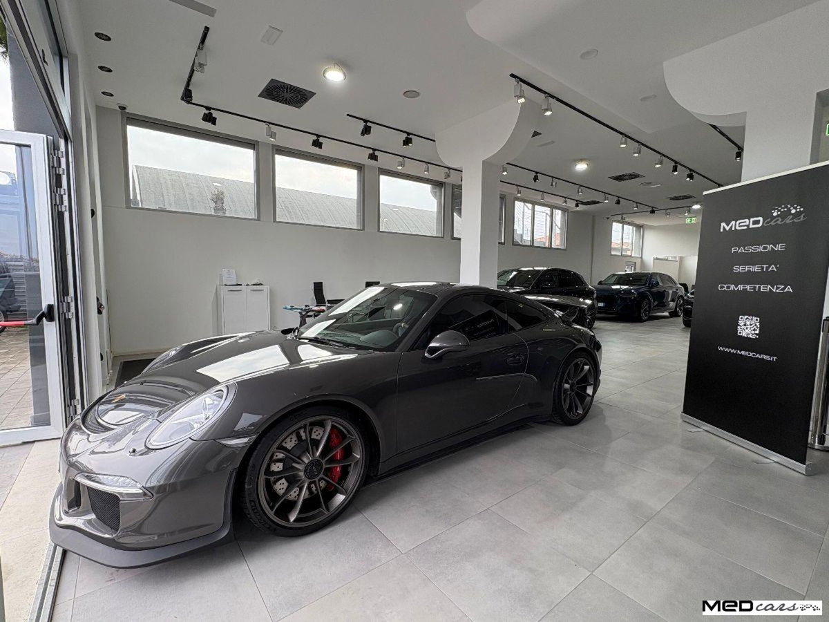 Porsche 911 Coupé 3.8 GT3 (3)