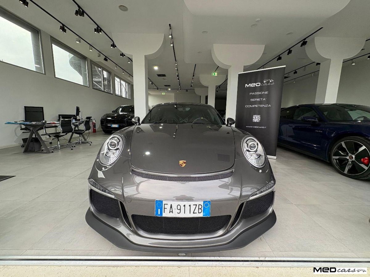 Porsche 911 Coupé 3.8 GT3 (4)