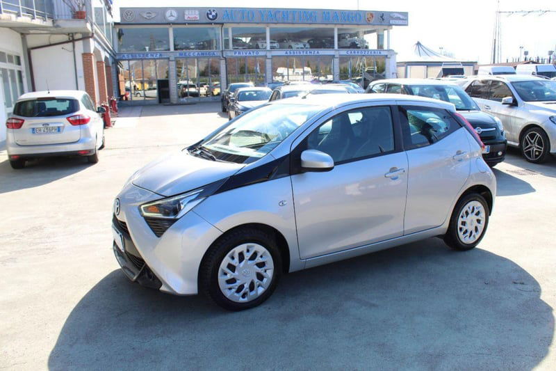 Toyota Aygo Connect 1.0 VVT-i 72 CV 5 porte x-cool