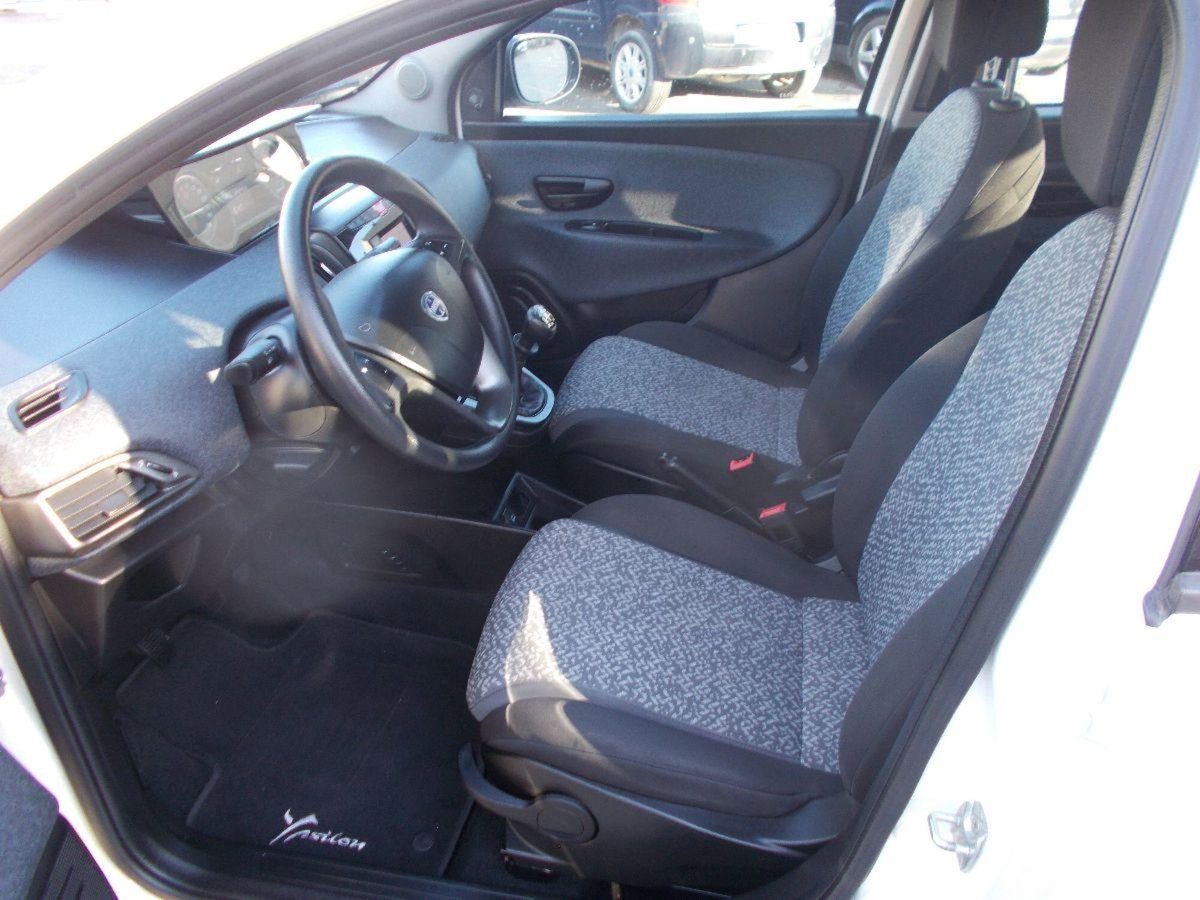Lancia Ypsilon 1.2 69 CV 5 porte Elefantino Blu (11)