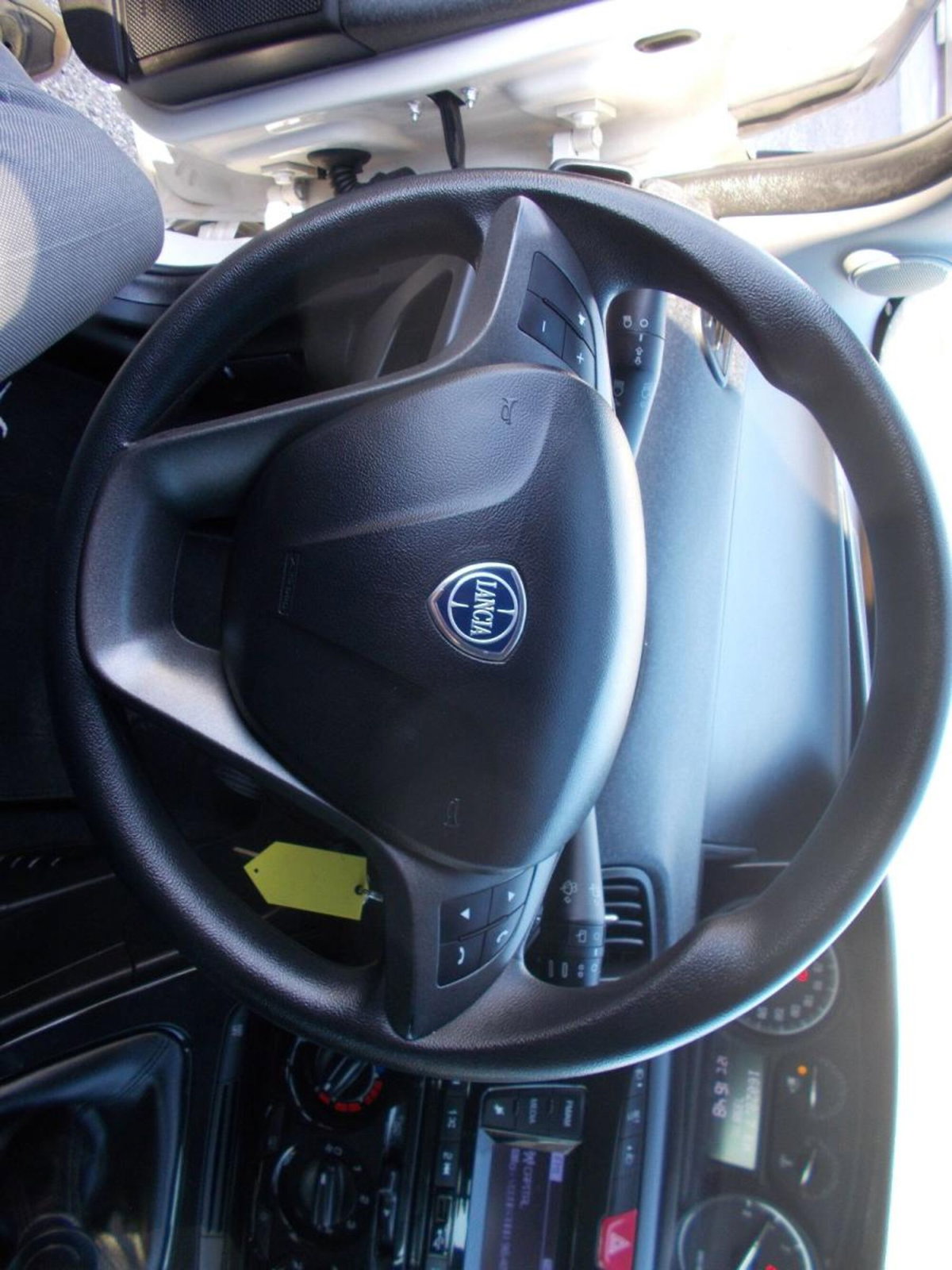 Lancia Ypsilon 1.2 69 CV 5 porte Elefantino Blu (14)