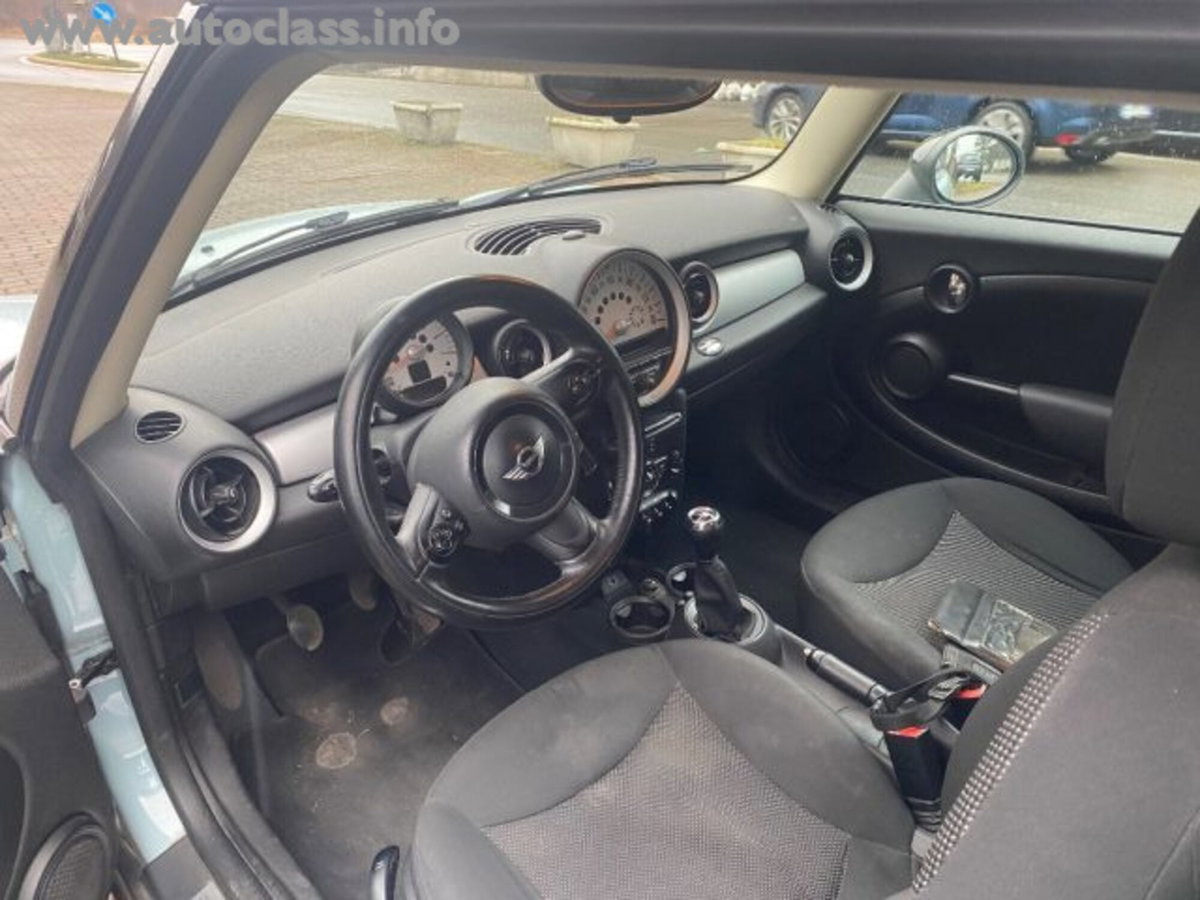 MINI Mini Clubman 1.6 16V Cooper D Clubman (10)