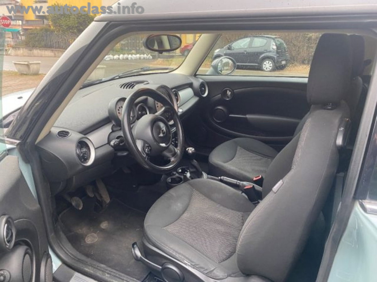 MINI Mini Clubman 1.6 16V Cooper D Clubman (11)