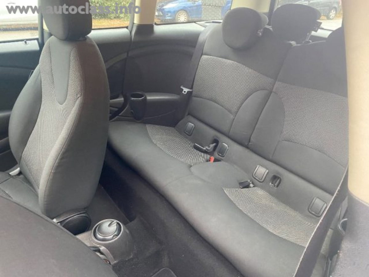 MINI Mini Clubman 1.6 16V Cooper D Clubman (12)