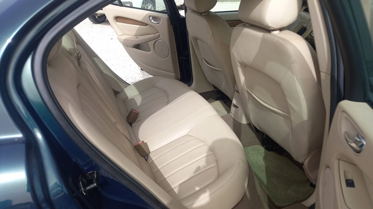 Jaguar X-Type 3.0 V6 24V cat Executive (6)