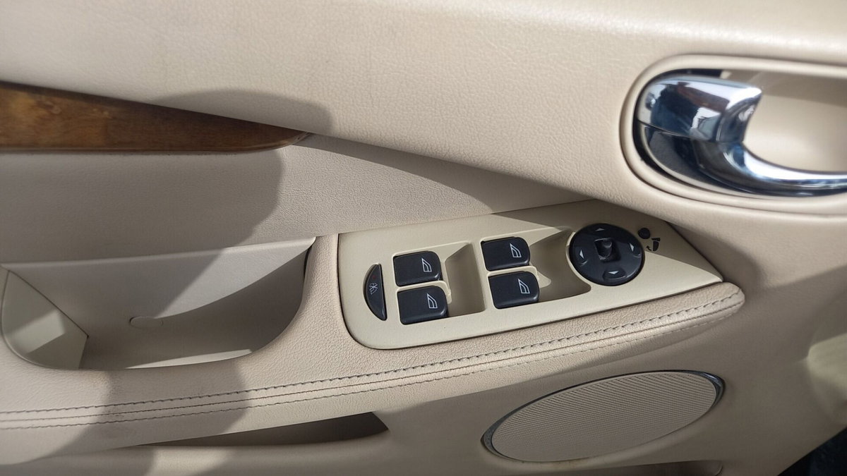 Jaguar X-Type 3.0 V6 24V cat Executive (9)