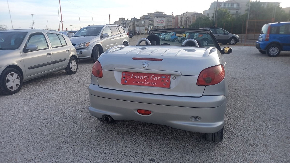 Peugeot 206 Cabrio 16V aut. CC Enfant Terrible (4)