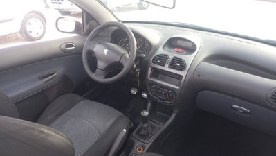 Peugeot 206 Cabrio 16V aut. CC Enfant Terrible (6)