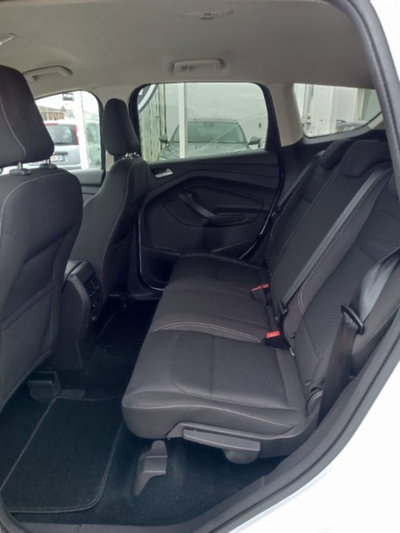 Ford Kuga 2.0 TDCI 150 CV S&S 4WD Powershift Titanium (17)