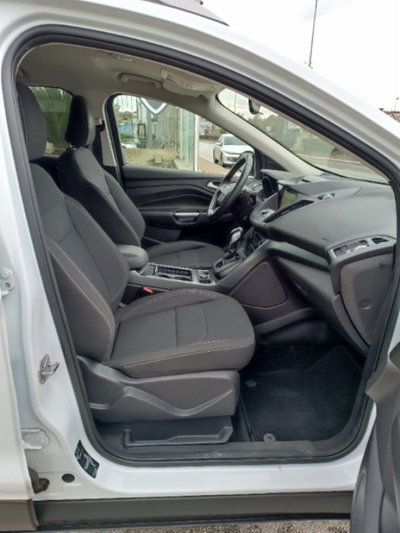 Ford Kuga 2.0 TDCI 150 CV S&S 4WD Powershift Titanium (19)
