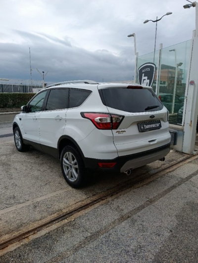 Ford Kuga 2.0 TDCI 150 CV S&S 4WD Powershift Titanium (4)