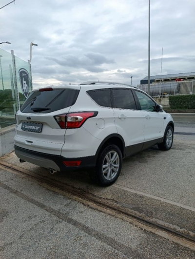 Ford Kuga 2.0 TDCI 150 CV S&S 4WD Powershift Titanium (5)