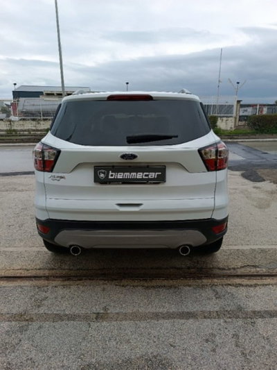 Ford Kuga 2.0 TDCI 150 CV S&S 4WD Powershift Titanium (6)