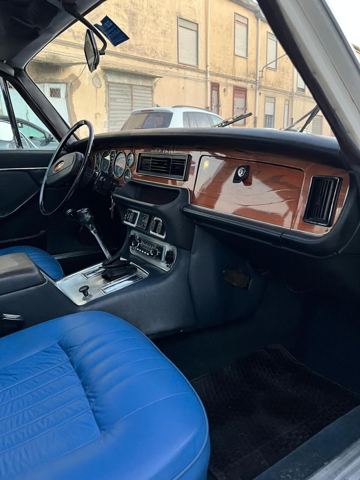 Jaguar XJ 3.2 cat Executive (19)