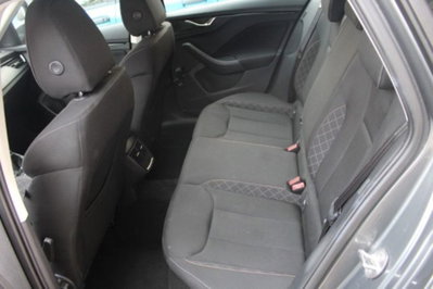 Skoda Kamiq 1.0 TSI 110 CV DSG Ambition (14)