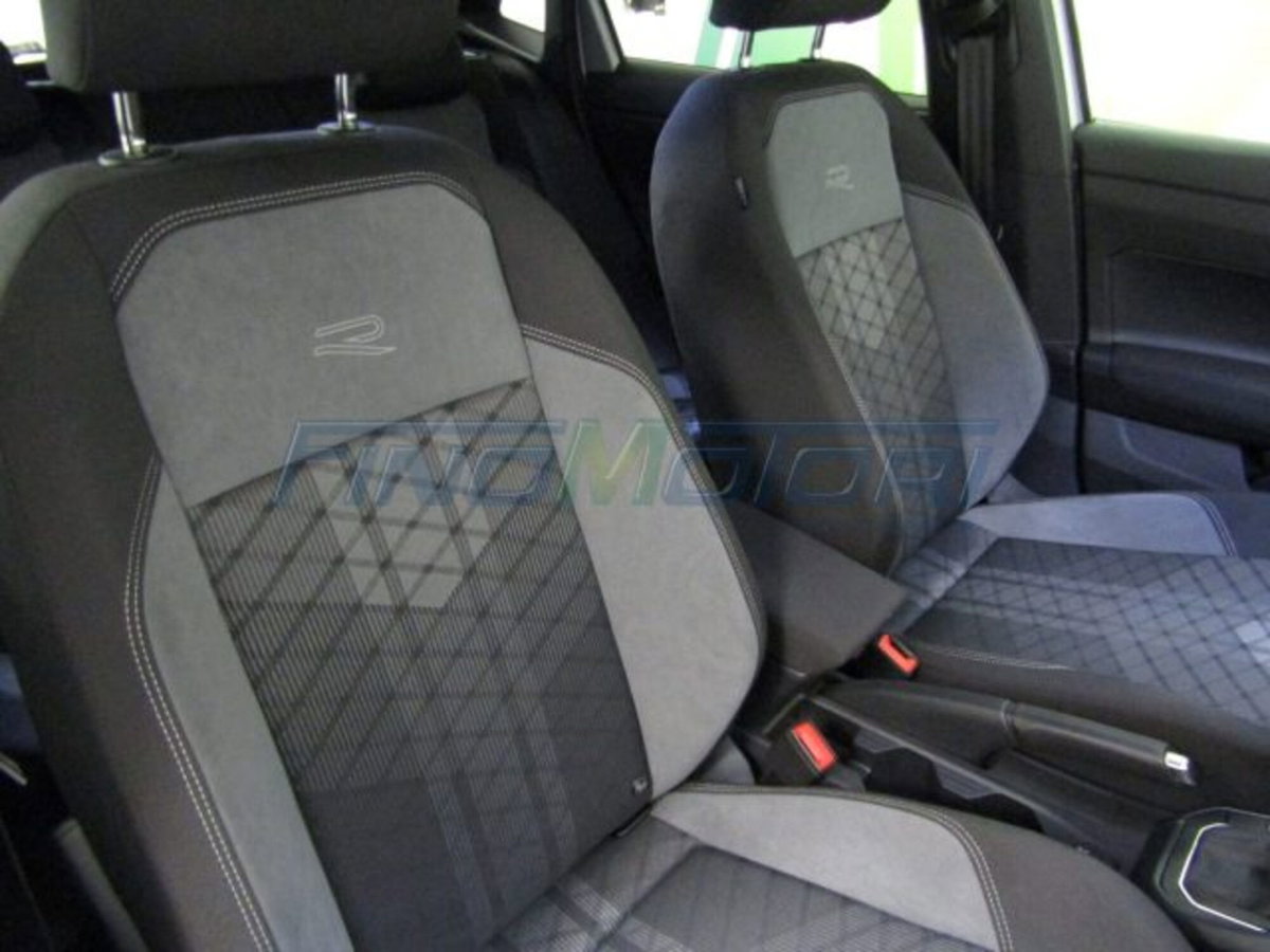 Volkswagen Polo 1.0 tsi R-Line 115cv dsg (10)