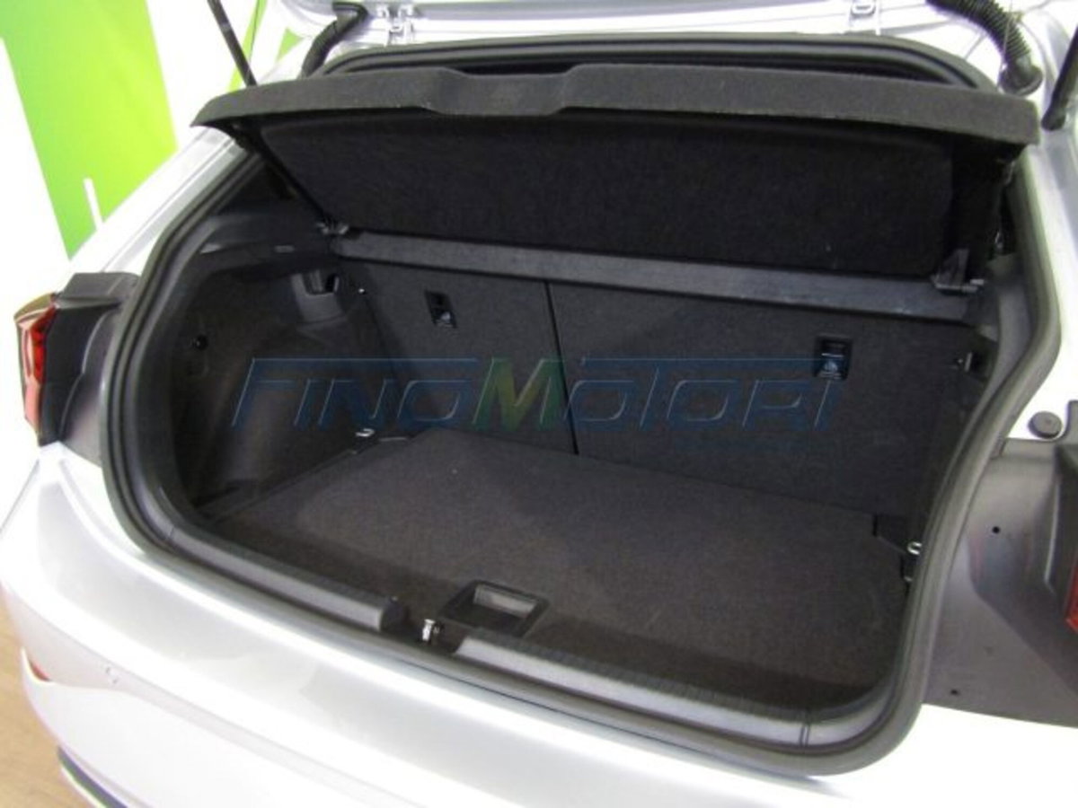 Volkswagen Polo 1.0 tsi R-Line 115cv dsg (16)