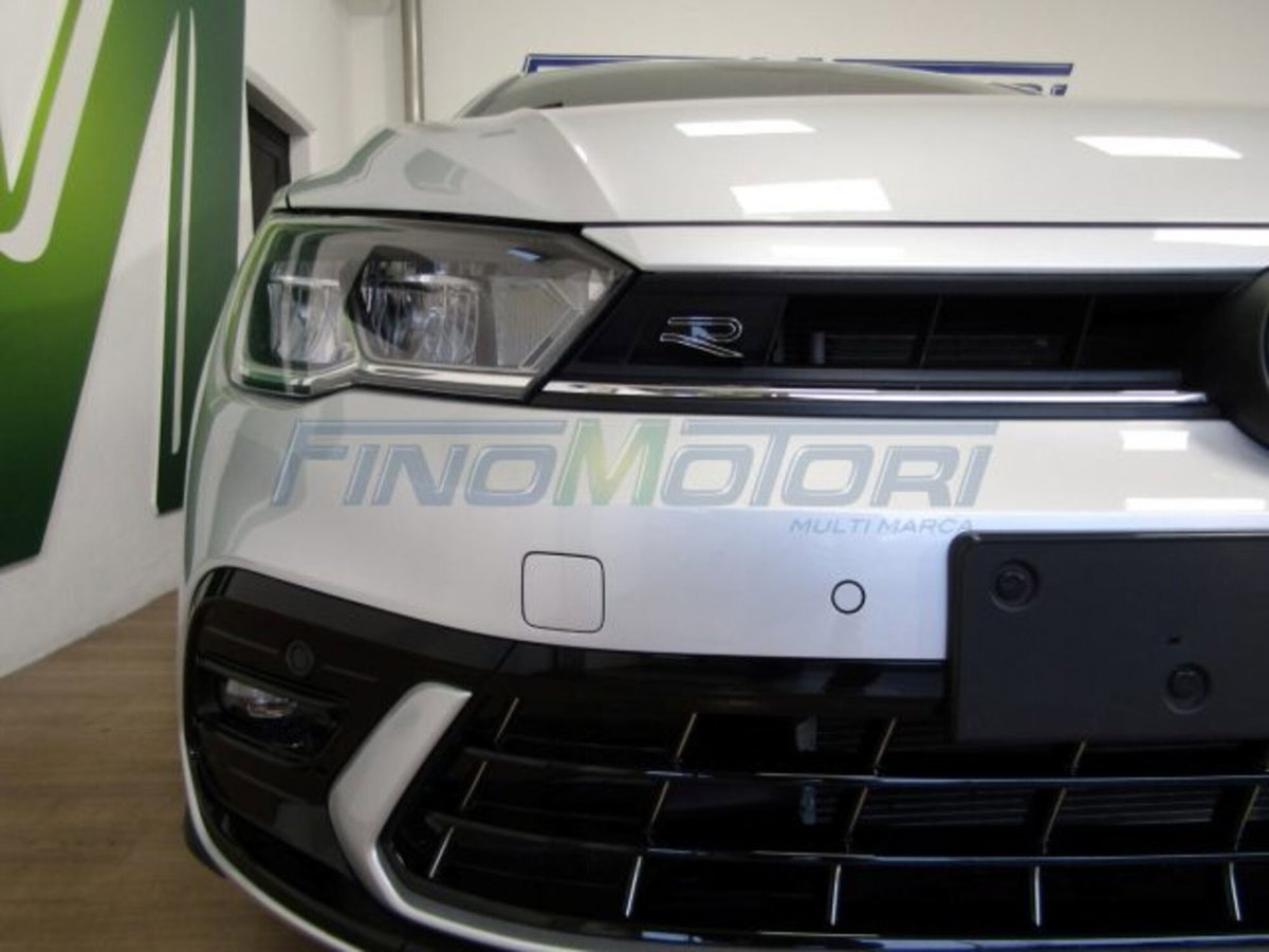 Volkswagen Polo 1.0 tsi R-Line 115cv dsg (3)
