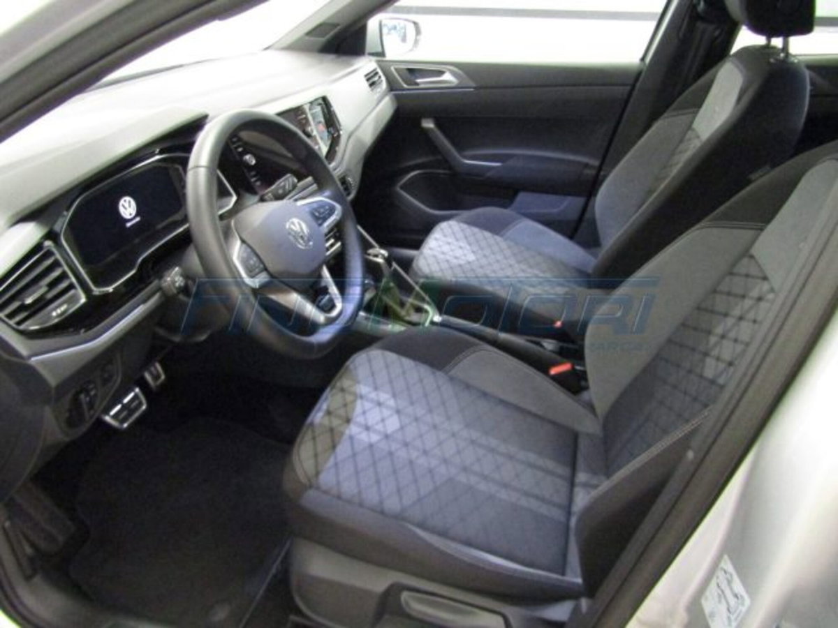 Volkswagen Polo 1.0 tsi R-Line 115cv dsg (9)