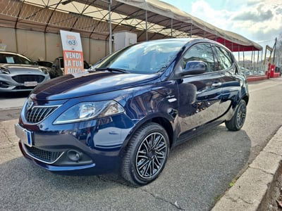 Lancia Ypsilon 1.0 FireFly 5 porte S&S Hybrid Ecochic A. Ferretti usata