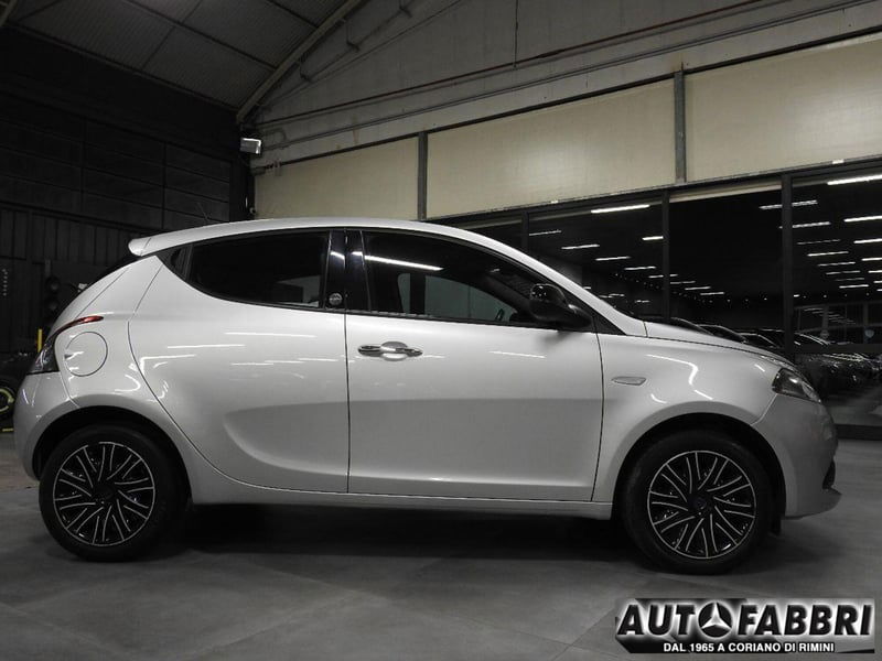 Lancia Ypsilon 1.0 FireFly 5 porte S&S Hybrid Gold Plus