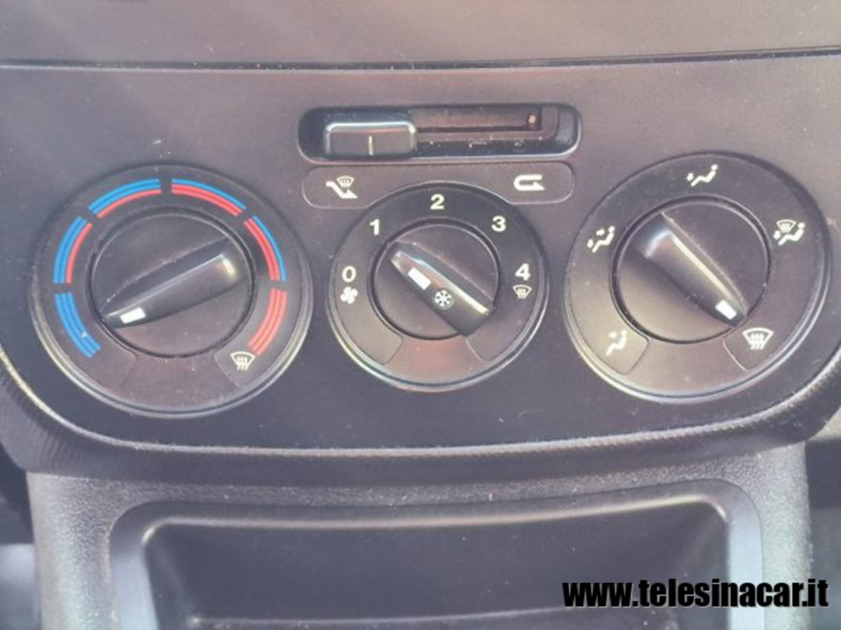 Fiat Fiorino 1.3 MJT 80CV Combinato (12)