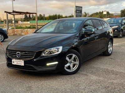 Volvo V60 D2 1.6 Powershift Kinetic (2)