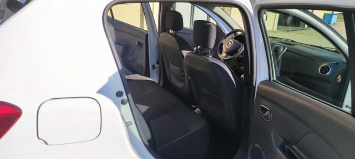Dacia Sandero 1.5 dCi 8V 75CV Ambiance (14)