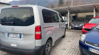 Peugeot Traveller BlueHDi 115 S&S Compact Allure (6)