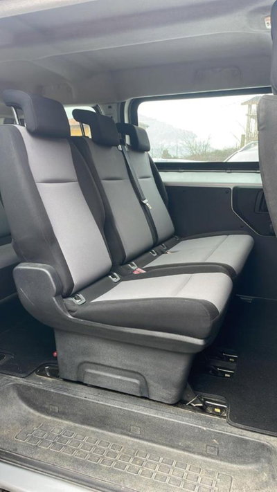 Peugeot Traveller BlueHDi 115 S&S Compact Allure (7)
