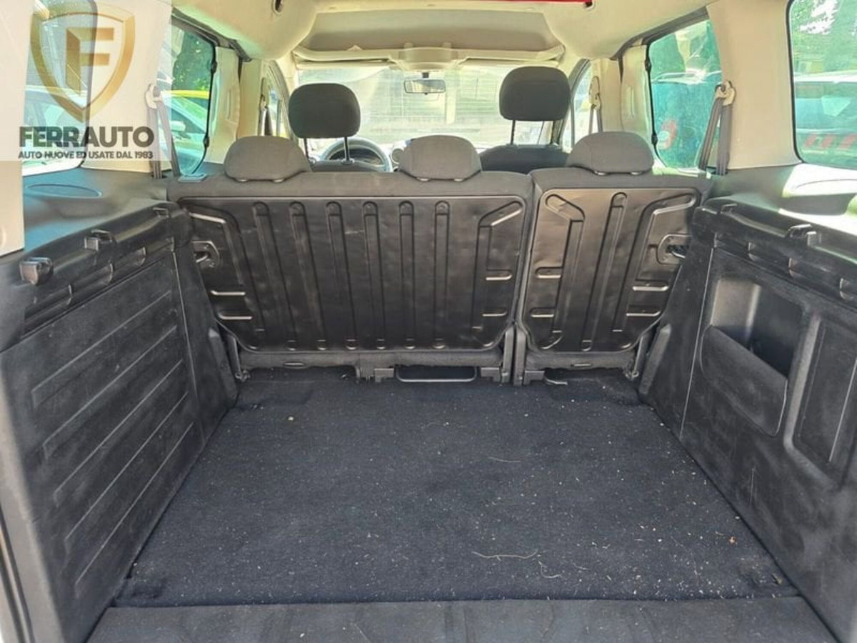 Peugeot Partner 1.6 HDi 115CV Outdoor (10)