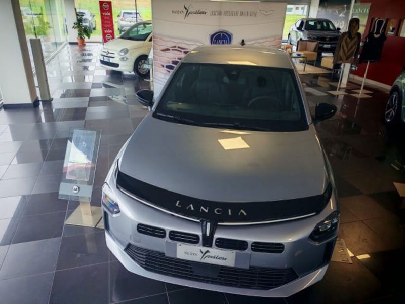 Lancia Ypsilon 1.2 mhev Edizione Cassina e-dct