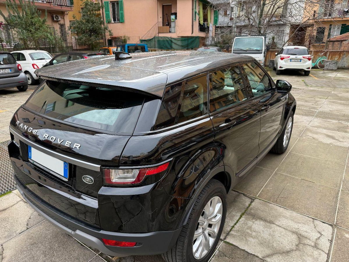 Land Rover Range Rover Evoque 2.0 eD4 5p. SE Dynamic (6)