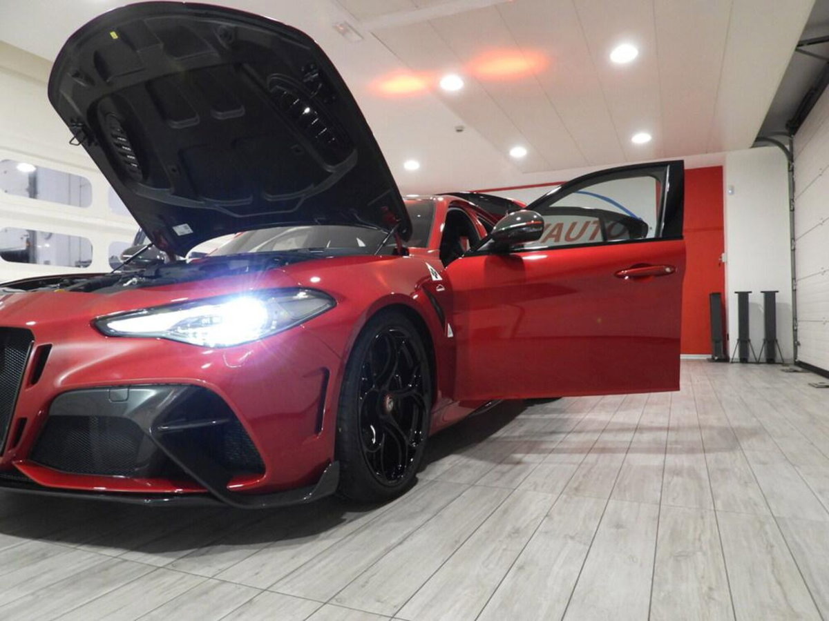 Alfa Romeo Giulia 2.9 T V6 AT8 Quadrifoglio (11)