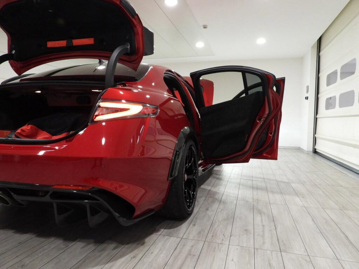 Alfa Romeo Giulia 2.9 T V6 AT8 Quadrifoglio (12)