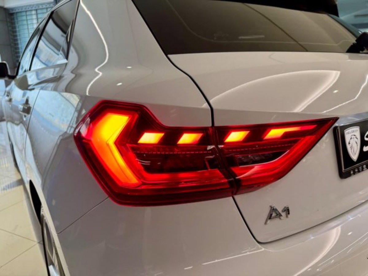 Audi A1 Sportback 25 TFSI S tronic Admired (7)