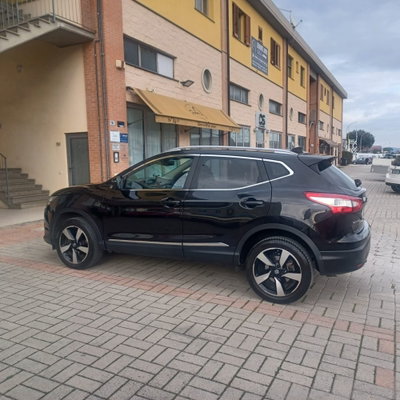 Nissan Qashqai 1.5 dCi Tekna (14)
