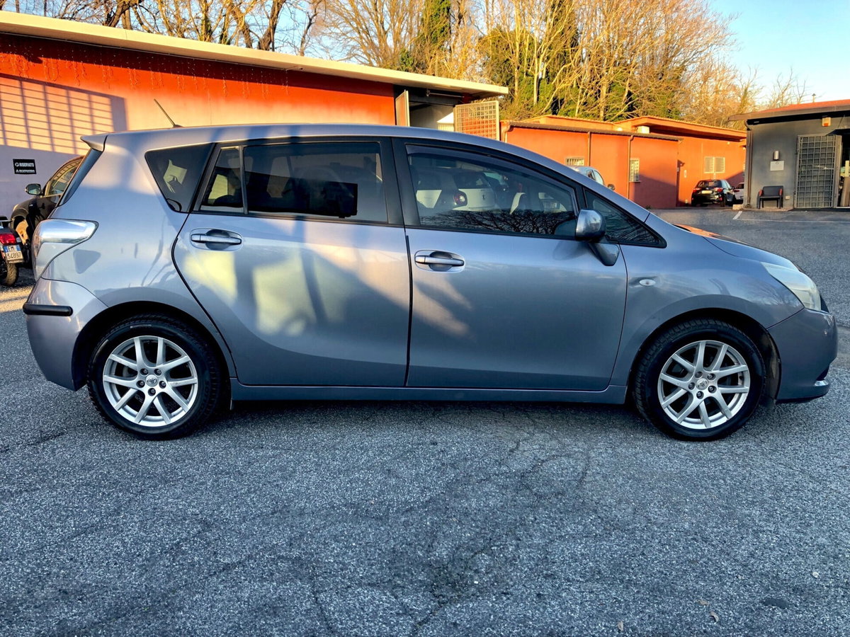 Toyota Verso 2.0 D Sol 7 posti (12)