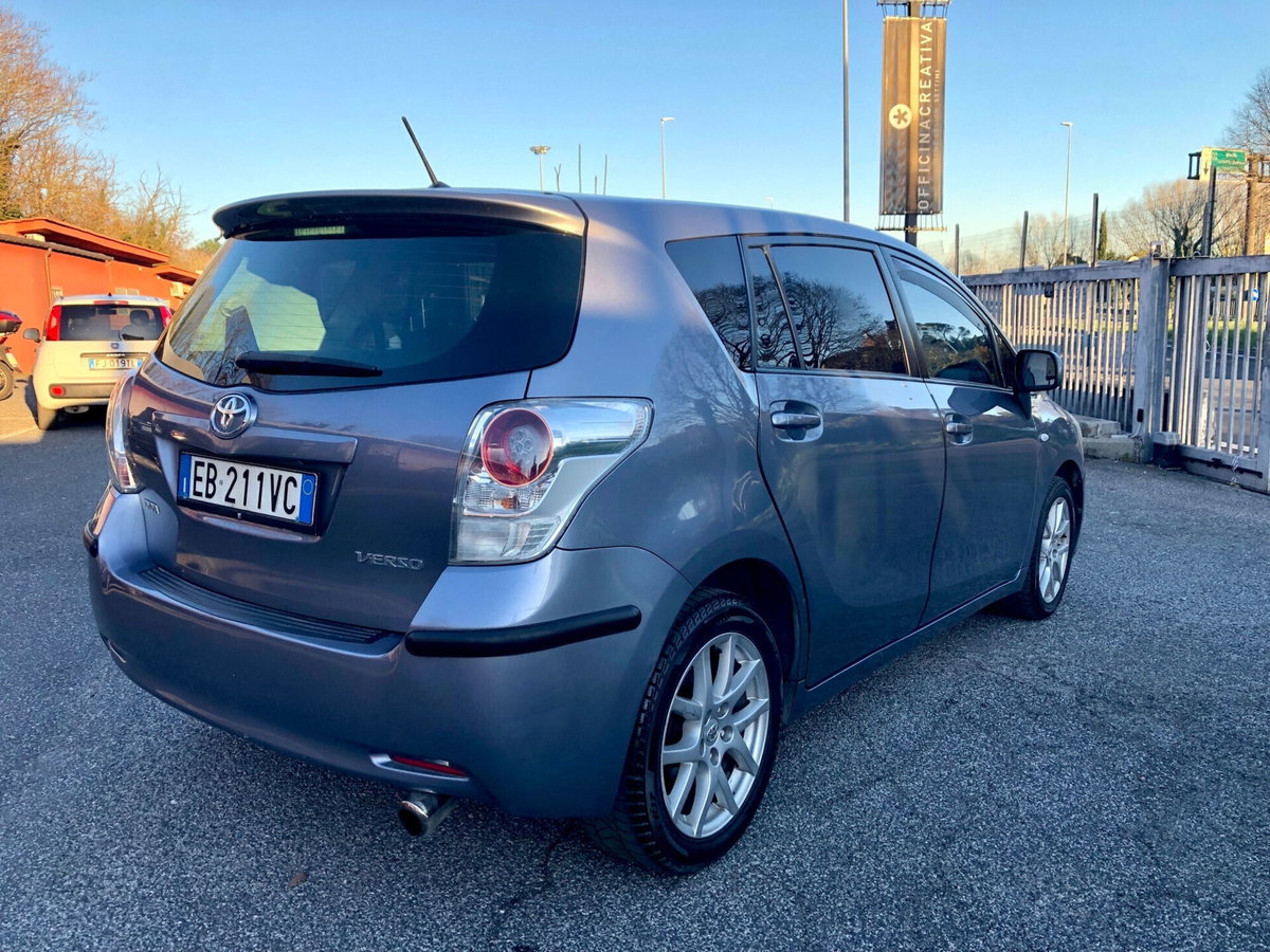 Toyota Verso 2.0 D Sol 7 posti (13)