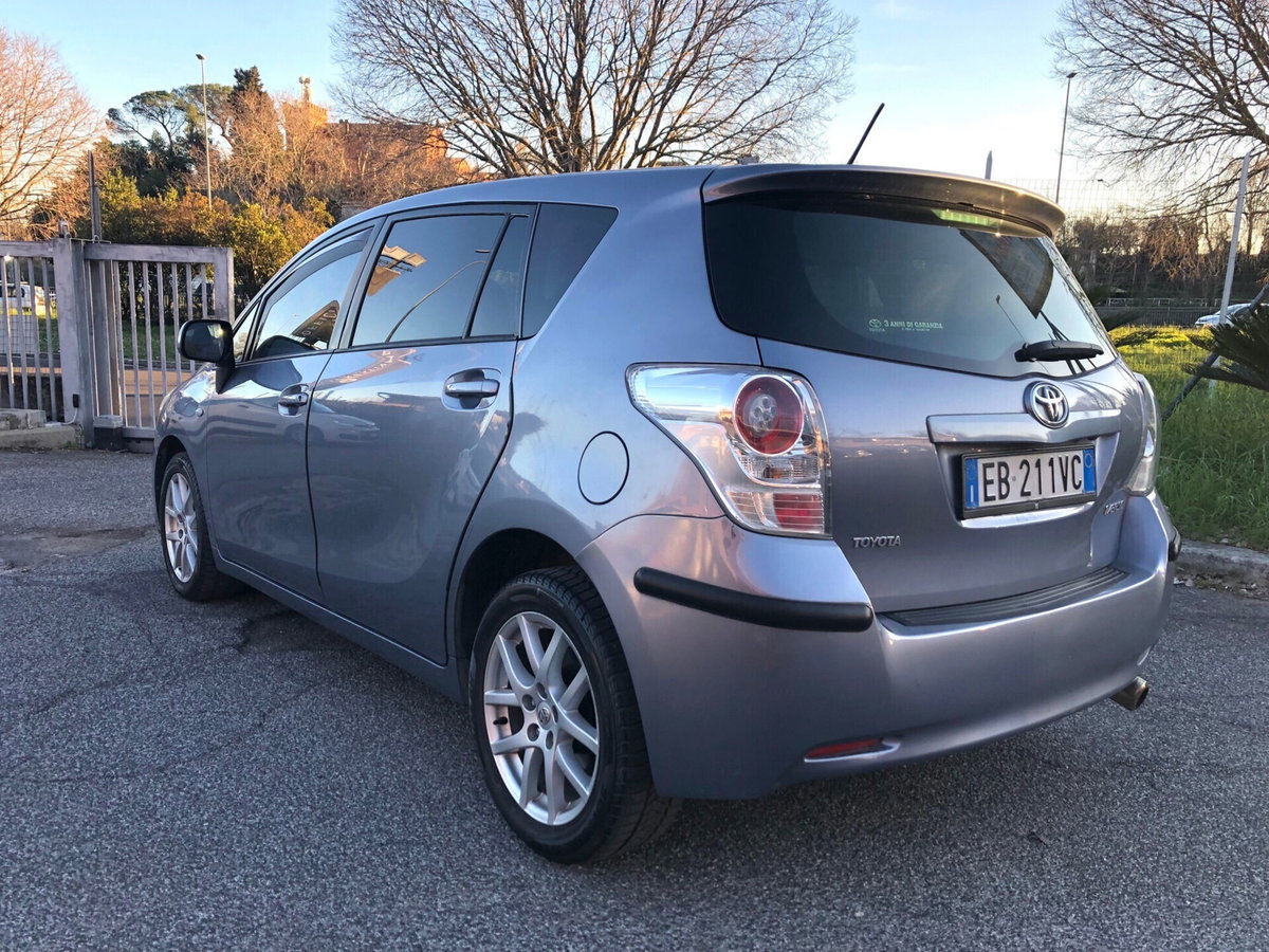 Toyota Verso 2.0 D Sol 7 posti (14)