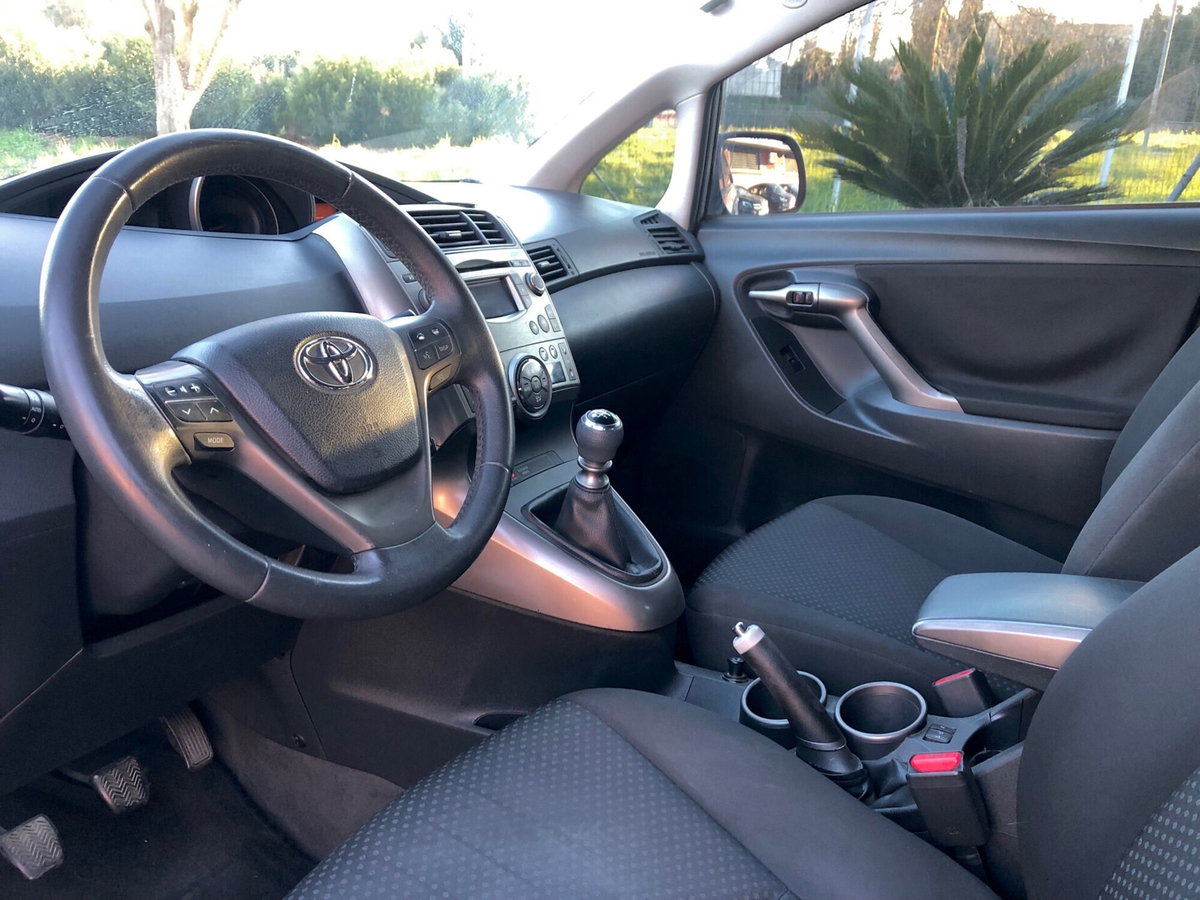 Toyota Verso 2.0 D Sol 7 posti (5)