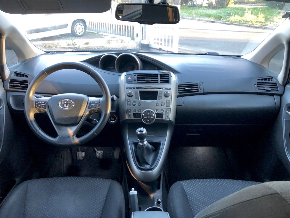 Toyota Verso 2.0 D Sol 7 posti (6)